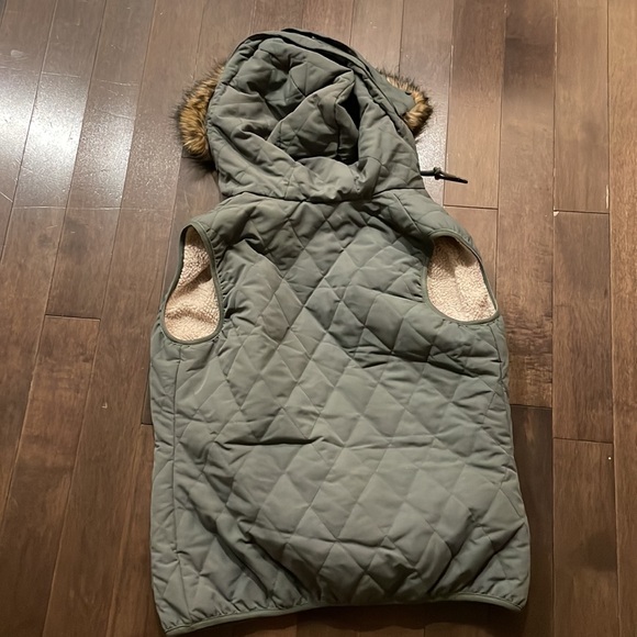 Eddie Bauer Vest - Picture 2 of 2